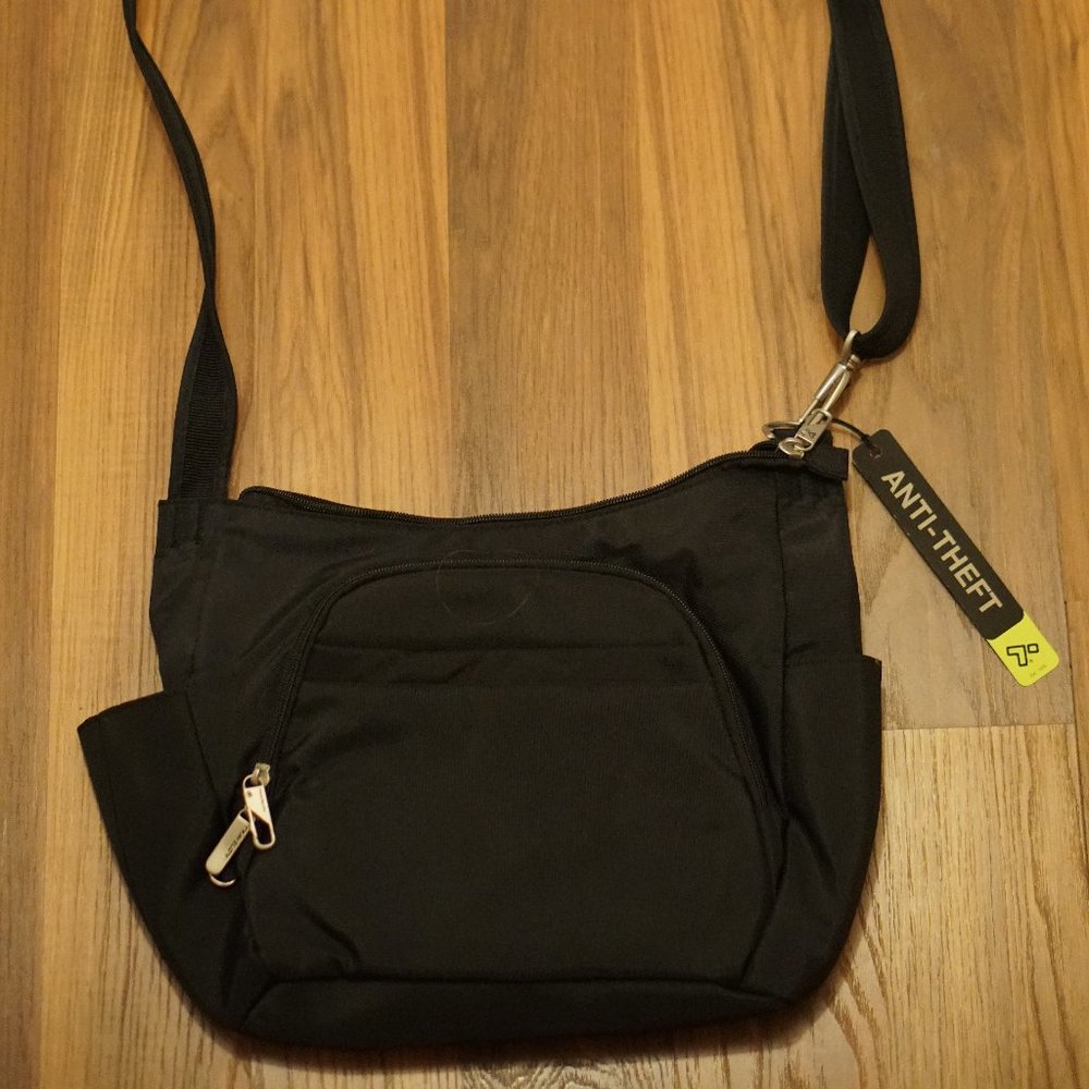NWT! Travelon anti-theft travel bag